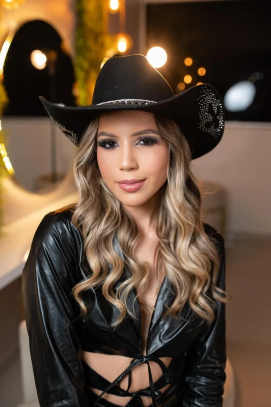 f690ba43-bf72-4b03-b03b-cf8bb4d0c328 (1)